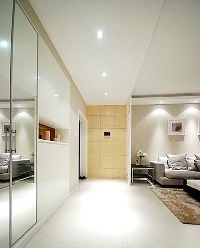 ���s���\���r�����и��{