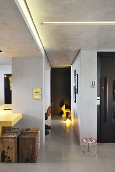 �û�ɫ����F���й�Ԣ