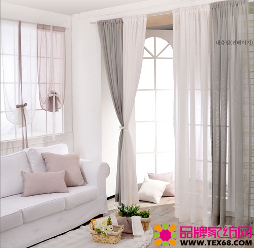 布藝窗簾打造別樣沙發區
