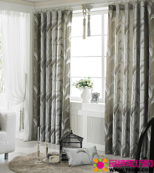 布藝窗簾打造別樣沙發區