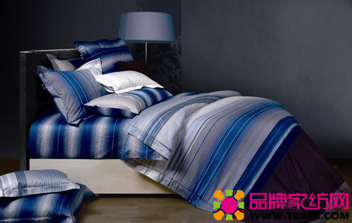 條紋床品打造白領(lǐng)最愛臥室