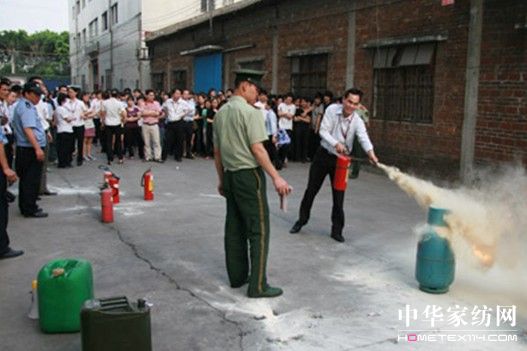 夢(mèng)麗莎家紡開(kāi)展例行消防演練