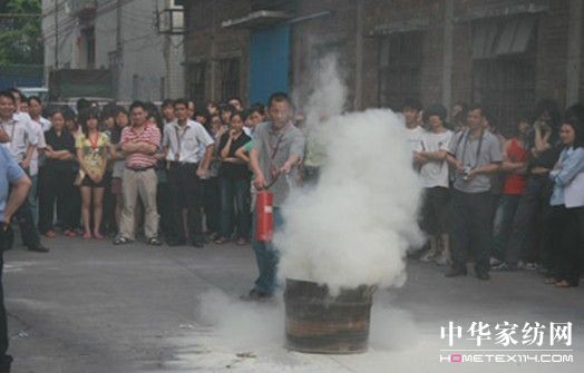 夢(mèng)麗莎家紡開(kāi)展例行消防演練