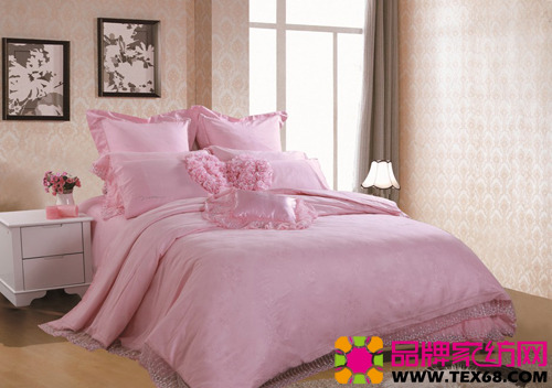 浪漫粉色床品見證幸福時(shí)刻