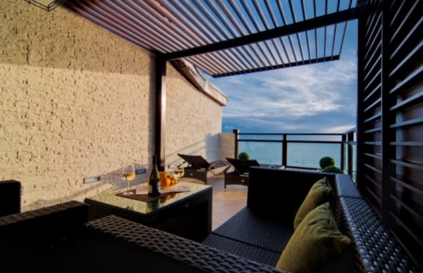 ���A���������ڵ��{(l��n)ɫ��(m��ng)��