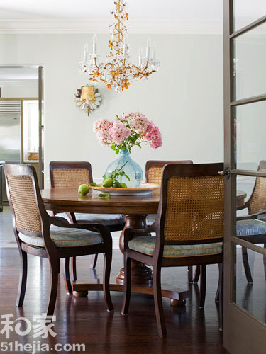 ɫ���_���OӋ�ļҾ���ɫ����