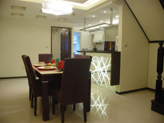 溫馨混搭復式時尚美家