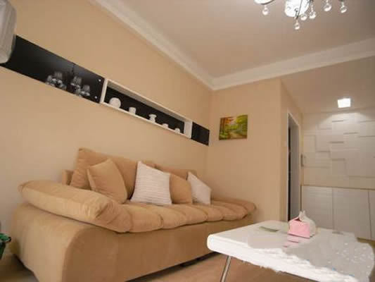 ��ܰС�ݰ׻�ɫ���s�L(f��ng)���