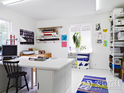 ɫ�ʻ�һ�ӵĸ��{��