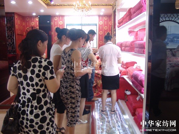 雨蘭家紡2011秋冬新品訂貨會火爆進行