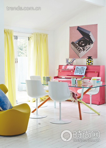 ���˴��ѵı�����ɫ�Ҿ�