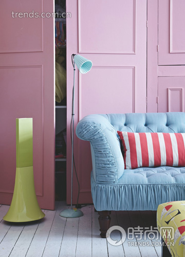 ���˴��ѵı�����ɫ�Ҿ�