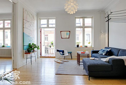 ����ɫ�͏d�M�@���s����