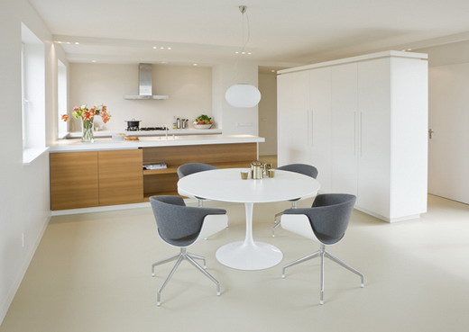 ���s���{���µ��Ű�ɫ��Ԣ