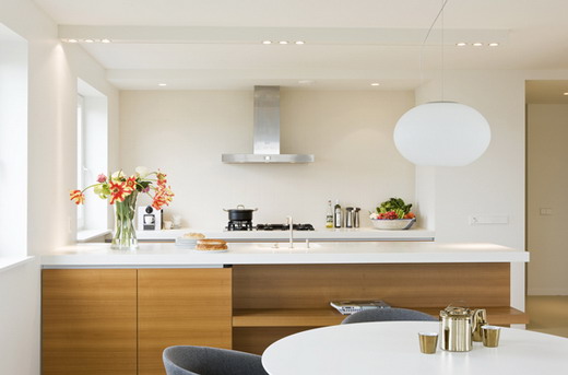 ���s���{���µ��Ű�ɫ��Ԣ