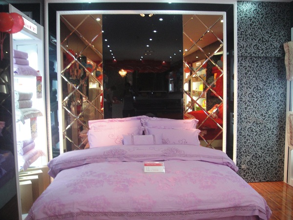 雨蘭家紡馬關專賣店華麗綻放