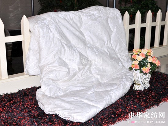 藍(lán)鴿家紡2011被子推廣季