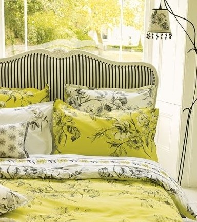 �������¸���ͬ���䴲Ʒ���]