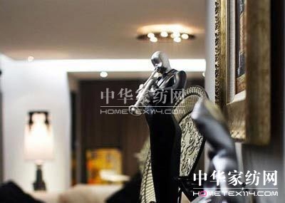 10�f���bС�Y�н���ڰ׵��{���A֮��