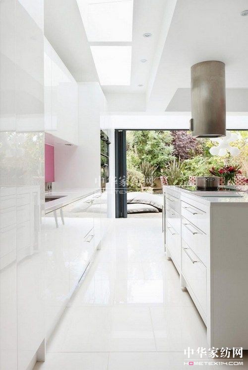 ���ɐ۷�ɫ���{�ďN���OӋ�T�����θ