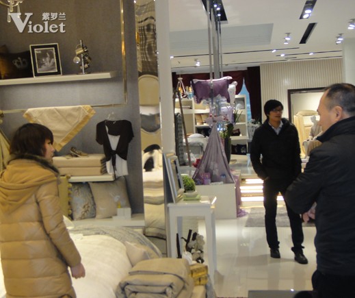 紫羅蘭2012新品上市陳列考核圓滿結束