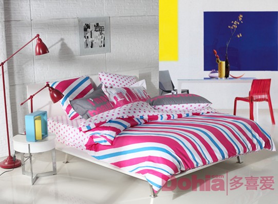 多喜愛床品漂亮女孩 自信女孩最美麗