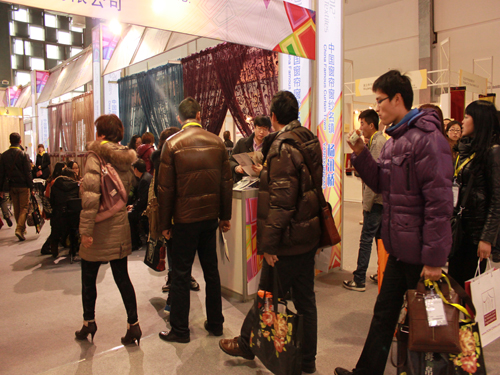 �������F(tu��n)�Ϻ����ļҼ�չ����׷��