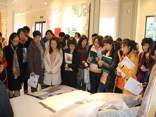 �����ZUCCHI12���ﶬ��Ʒ�b�p���ڜ����_