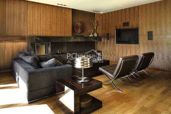 客廳設(shè)計 閣樓公寓翻新打造奢華的頂樓空間(一)