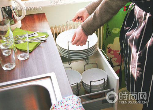 �Ҿӽ��� �N�����g���ռ{