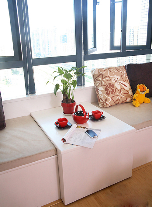 ���а��I�ļt��С��ɫ�����