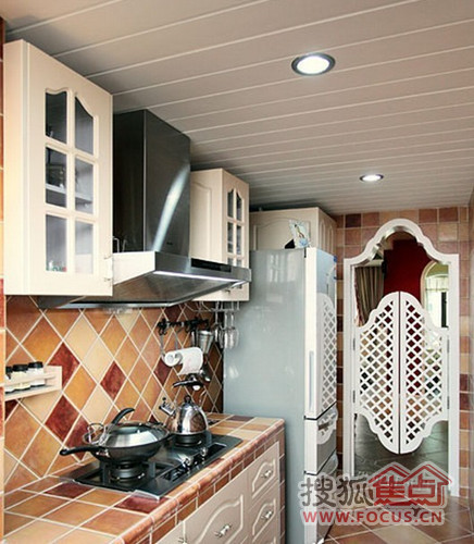 ���к������ɫ�����L