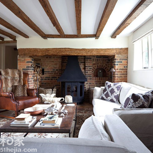 優雅再現復古風的客廳裝修欣賞二