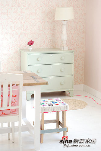 Ů������ɫ�ĵ������Ҿӷ��g(1)