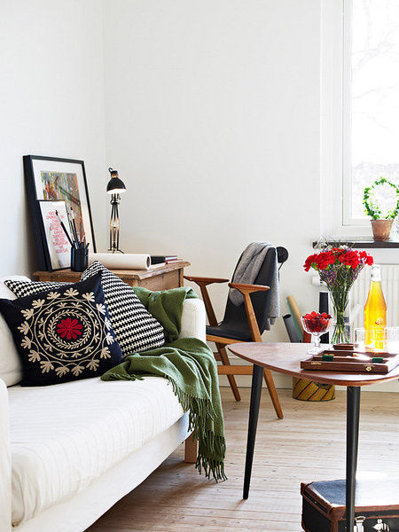 һ���˵ĺ��ΰ�ɫ����