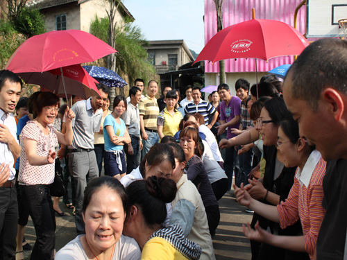 弘揚五四精神展佳麗斯風采