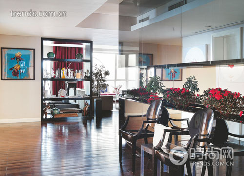 �����ĺڰ��pɫ���g