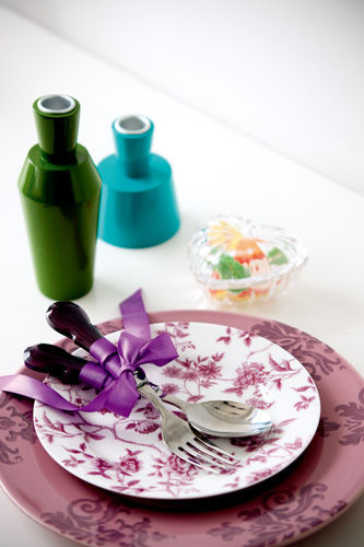 ��ɫ�{���������