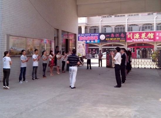 艾莎2012秋冬客戶會各工作小組緊張籌備