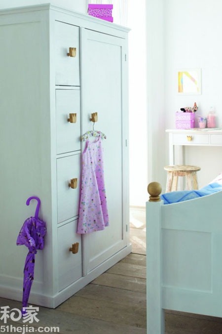 ����ɫ�ĿɐۼҾ��¹�