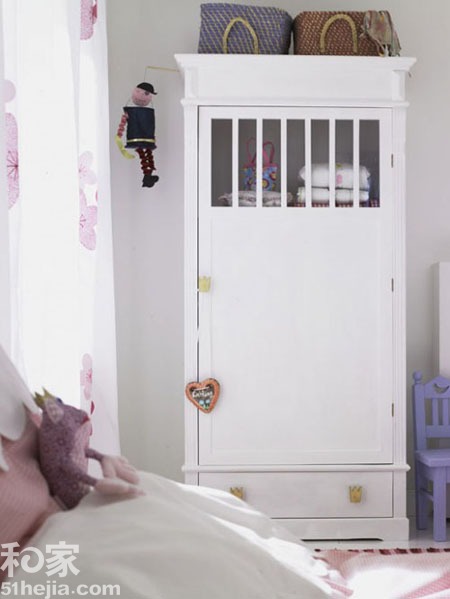 ����ɫ�ĿɐۼҾ��¹�