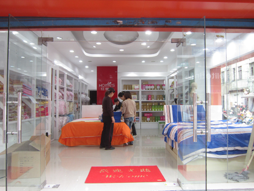 “紅富士居家生活館”再添兩顆明星店