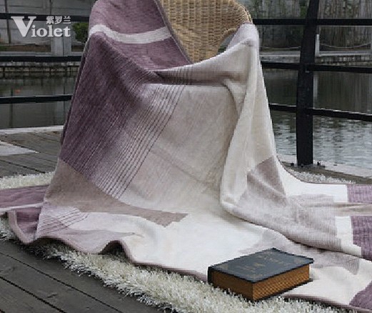 詩意輕柔的紫羅蘭夏夜