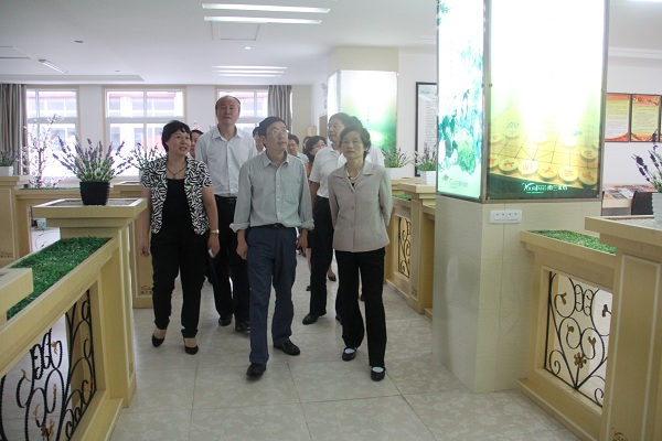 新余市政協(xié)主席蒞臨雨蘭視察人口計(jì)生管理工作