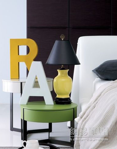 數字+字母打造年輕感時尚空間