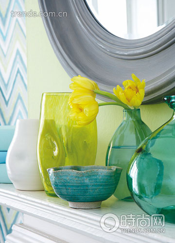 ���G���ձ��򷭵��{ɫ�P