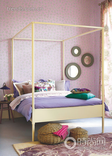 ���G���ձ��򷭵��{ɫ�P