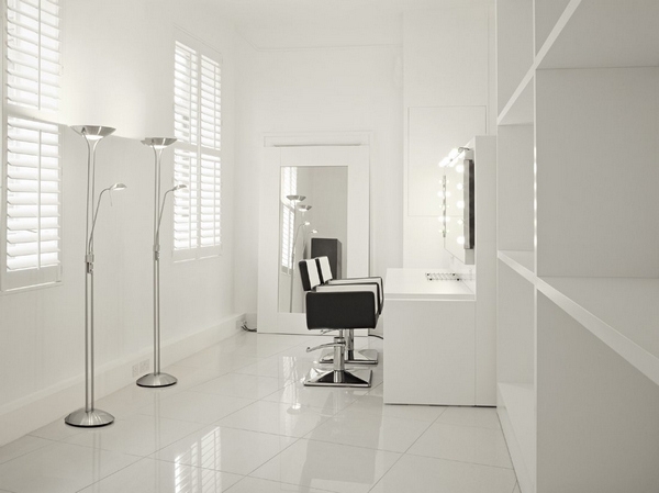 �N(y��n)��ˇ�g(sh��)��Ϣ�İ�ɫ���g