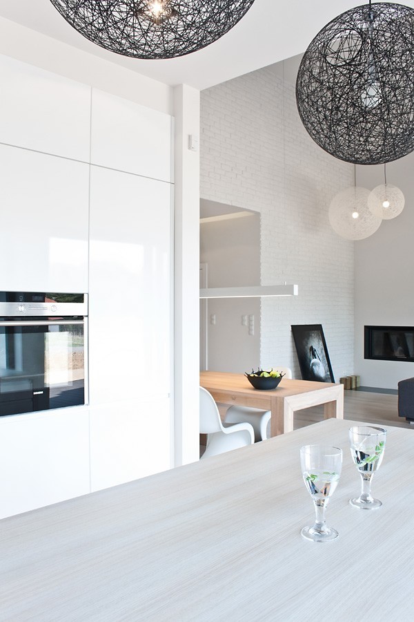 波蘭時(shí)尚簡(jiǎn)約公寓設(shè)計(jì)賞析