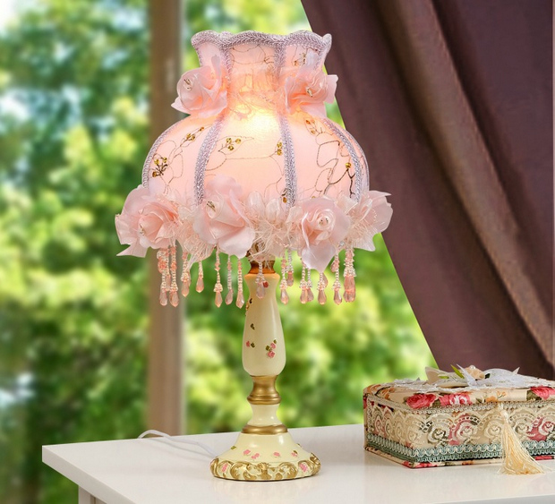 唯美蕾絲臺(tái)燈甜蜜浪漫的童話世界